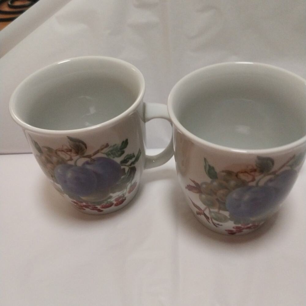 Vintage "NAA4 Naaman Israel" Fruit Mugs